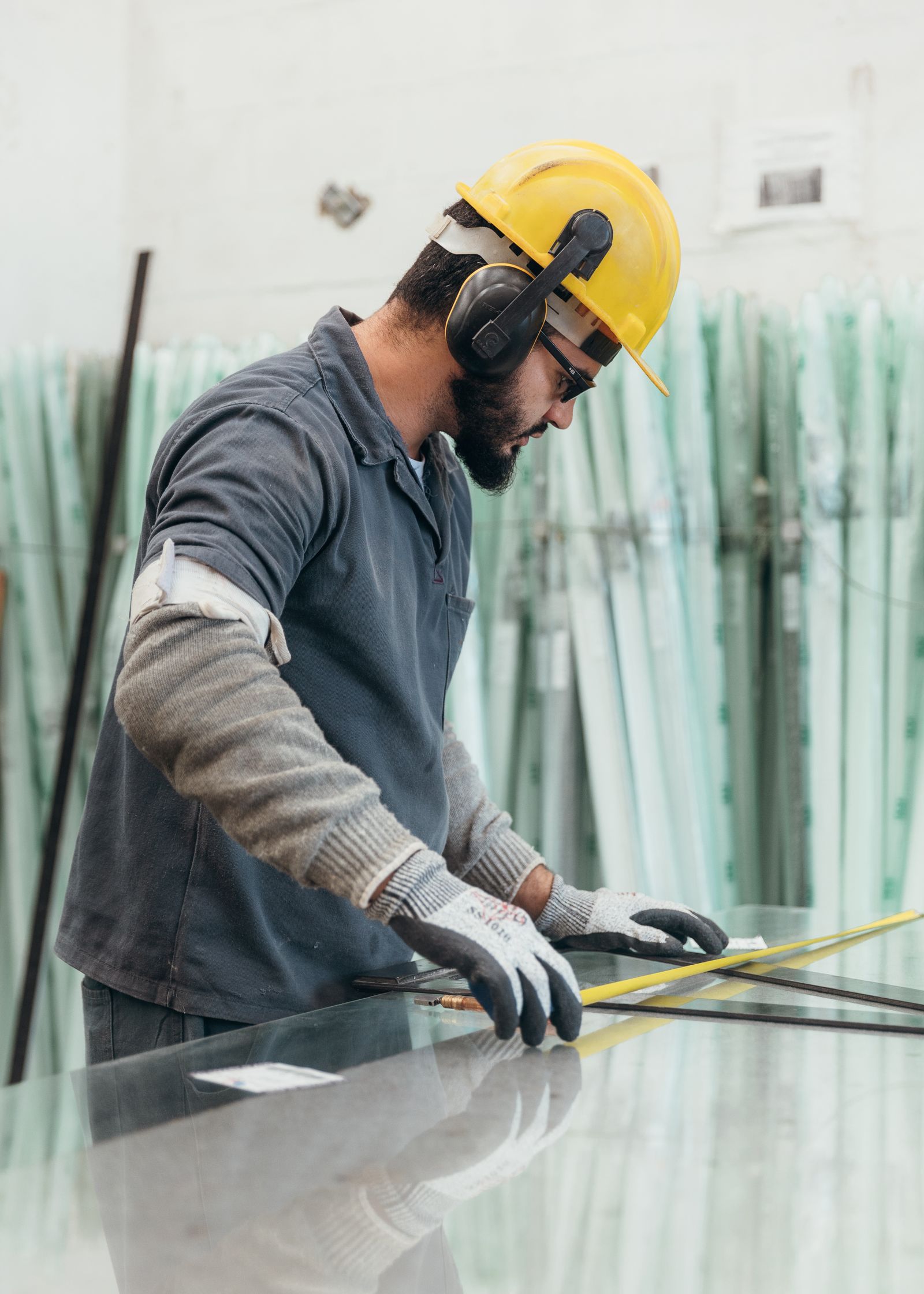 Contrôle et mesure d'un vitrage dans l'atelier